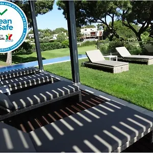 apartamento-com-3-quartos-e-piscina.hotelaalgarve.com/